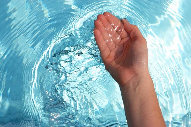 Rénovation piscine polyester Claret