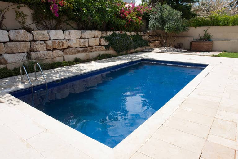 Rénovation piscine polyester Hérault